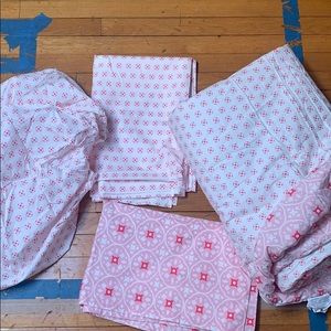 Dwell for 🎯 NWOT 4-pc toddler bed sheet set